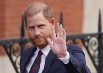 El regreso de Enrique y Meghan al Reino Unido abre dudas sobre su seguridad y su futuro económico