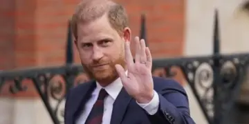 El regreso de Enrique y Meghan al Reino Unido abre dudas sobre su seguridad y su futuro económico