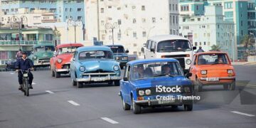 Cuba flexibiliza la importación y venta de vehículos